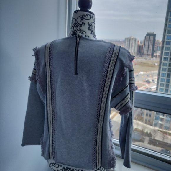 Moon River Frill Spring Crew Sweater in Gray - Picture 4 of 8